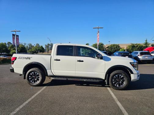 2024 Nissan Titan PRO-4X