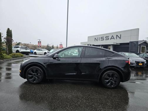 2025 Tesla Model Y Long Range Dual Motor All-Wheel Drive