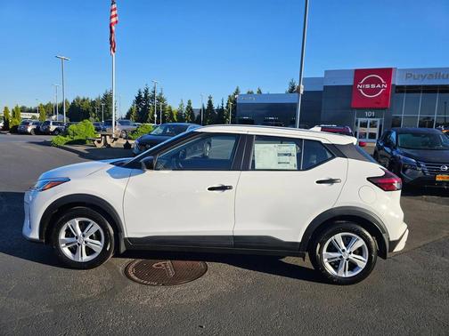 2025 Nissan Kicks S