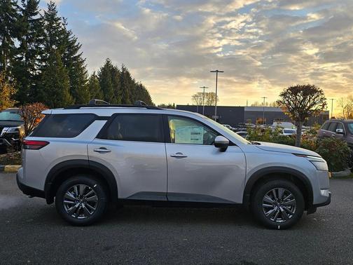 2025 Nissan Pathfinder SV 4WD