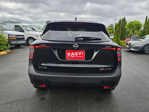 2025 Nissan Kicks SR