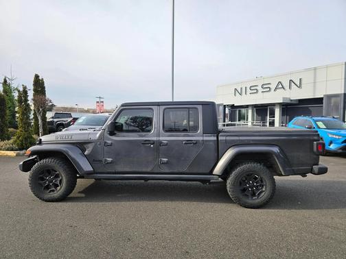 2022 Jeep Gladiator Sport