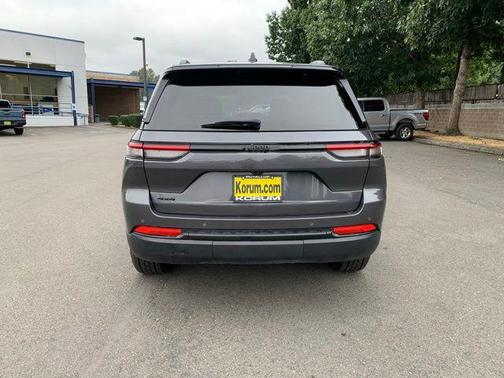 2024 Jeep Grand Cherokee Altitude