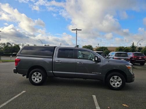 2021 Nissan Titan SV