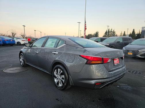 2025 Nissan Altima S FWD