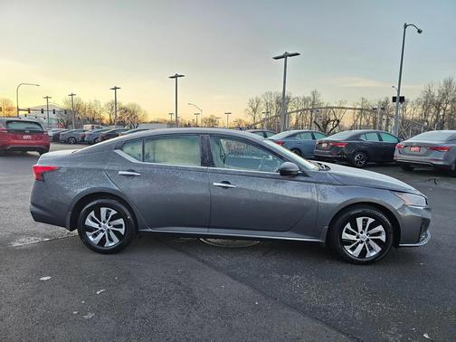 2025 Nissan Altima S FWD