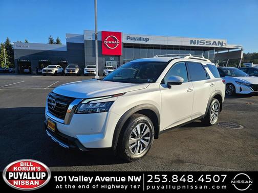 2025 Nissan Pathfinder SL 4WD