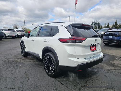 Everest White Pearl Tricoat 2026 Nissan Rogue Dark Armor