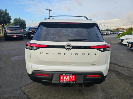 2025 Nissan Pathfinder SV 4WD