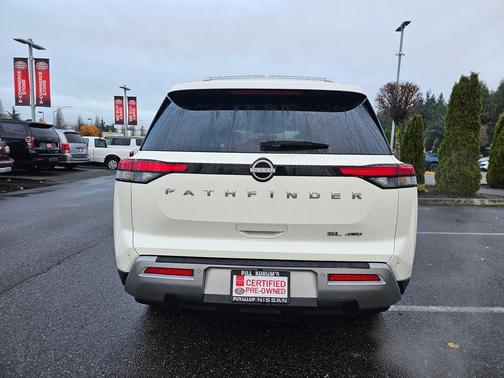 2023 Nissan Pathfinder SL 4WD