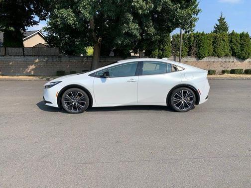 2023 Toyota Prius XLE
