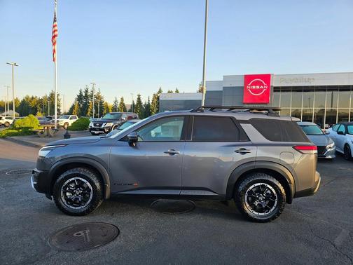 2025 Nissan Pathfinder SV FWD