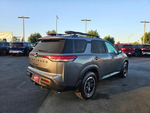 2025 Nissan Pathfinder SV FWD