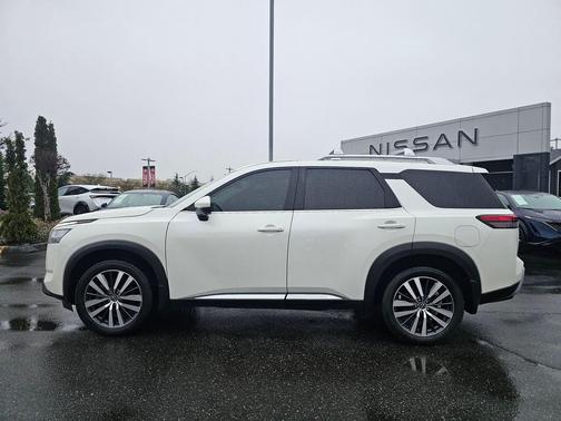 2022 Nissan Pathfinder Platinum 4WD