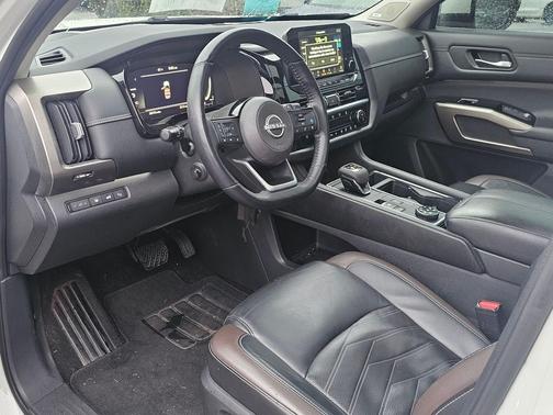 2022 Nissan Pathfinder Platinum 4WD