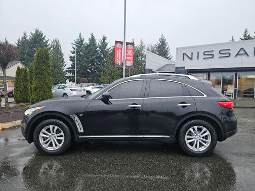 2017 INFINITI QX70 Base