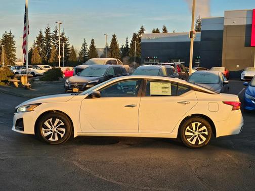 2025 Nissan Altima S FWD