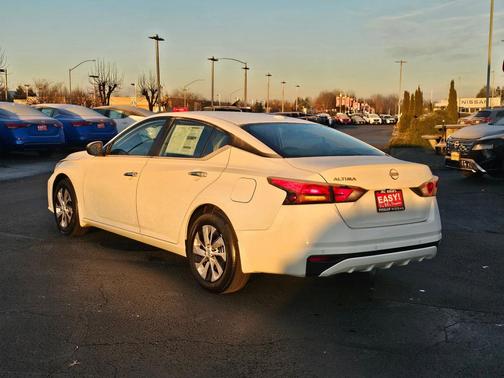 2025 Nissan Altima S FWD