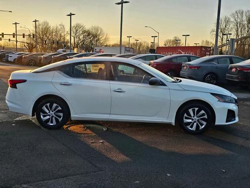 2025 Nissan Altima S FWD