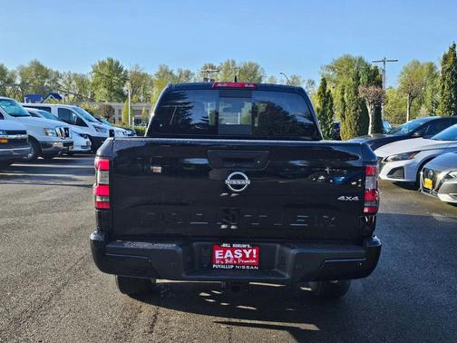 2025 Nissan Frontier SV