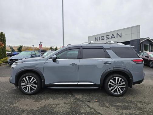 2022 Nissan Pathfinder Platinum 4WD