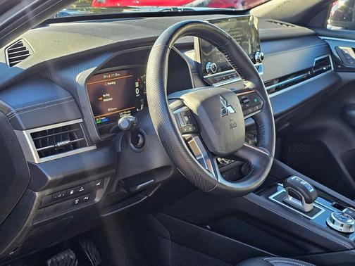 2025 Mitsubishi Outlander PHEV SEL