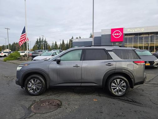 2025 Nissan Pathfinder SV 4WD