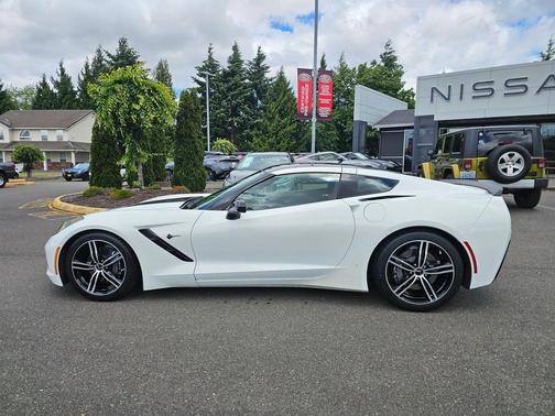 Arctic White 2017 Chevrolet Corvette Stingray