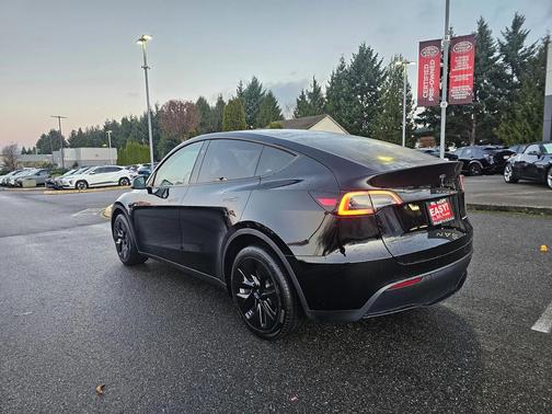 2024 Tesla Model Y Long Range Dual Motor All-Wheel Drive