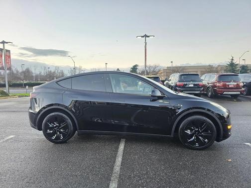 2024 Tesla Model Y Long Range Dual Motor All-Wheel Drive