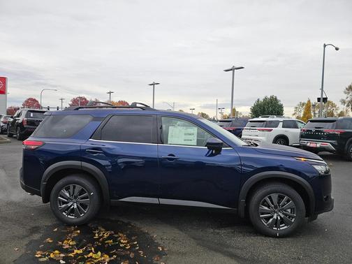 2025 Nissan Pathfinder SV 4WD