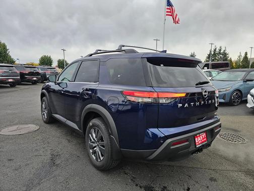 2025 Nissan Pathfinder SV 4WD