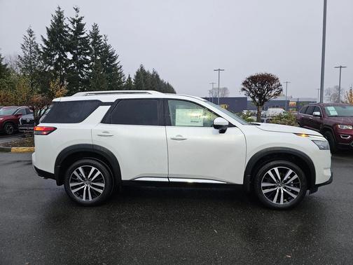 2025 Nissan Pathfinder Platinum 4WD