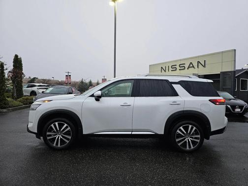 2025 Nissan Pathfinder Platinum 4WD