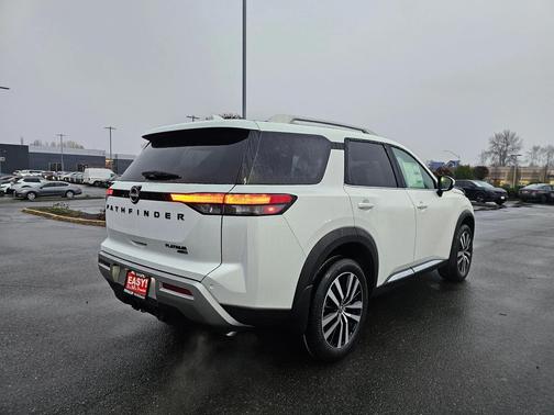 2025 Nissan Pathfinder Platinum 4WD
