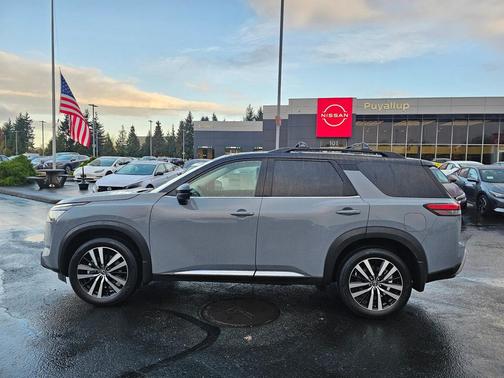 2025 Nissan Pathfinder Platinum 4WD