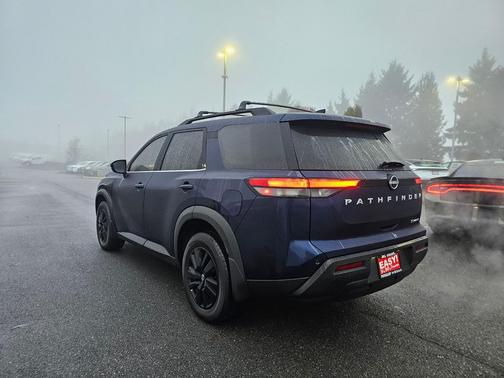 2024 Nissan Pathfinder SV 4WD