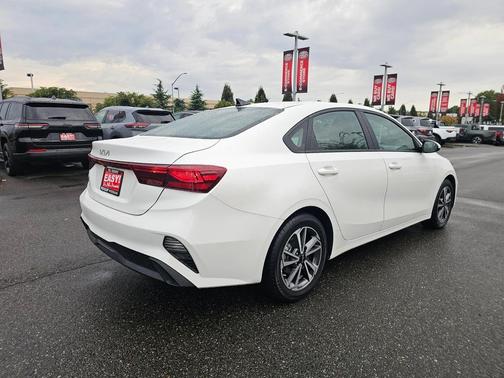 2023 Kia Forte LXS