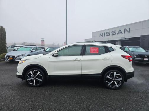 2022 Nissan Rogue Sport SL