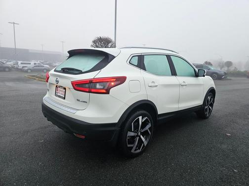 2022 Nissan Rogue Sport SL