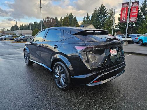 Black Diamond Pearl 2025 Nissan ARIYA EVOLVE+