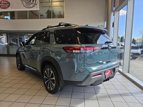 Baltic Teal 2026 Nissan Pathfinder Platinum