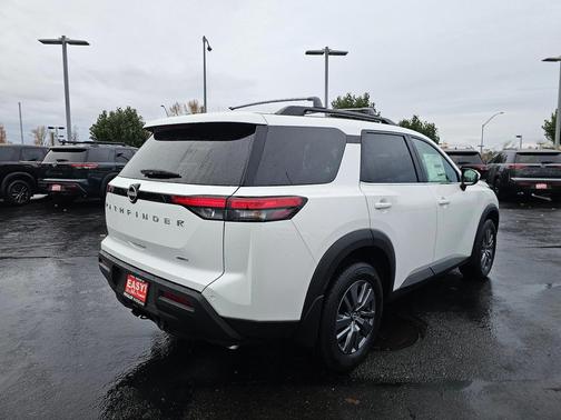 2025 Nissan Pathfinder SV 4WD