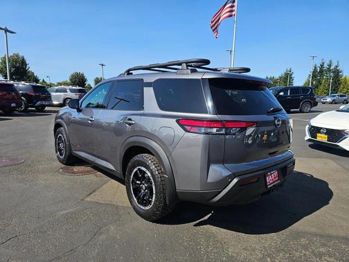 2025 Nissan Pathfinder Rock Creek 4WD