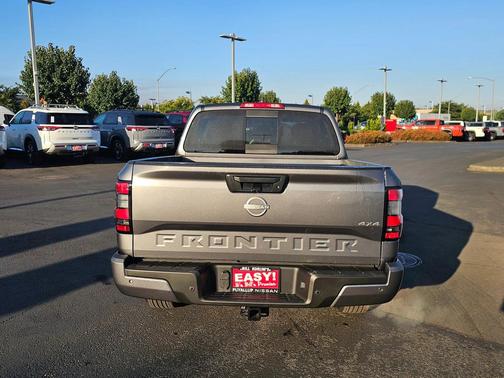 2025 Nissan Frontier SV