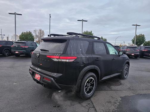 2025 Nissan Pathfinder Rock Creek 4WD