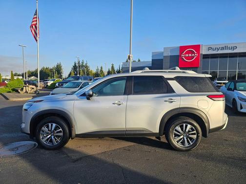 2025 Nissan Pathfinder SL 4WD