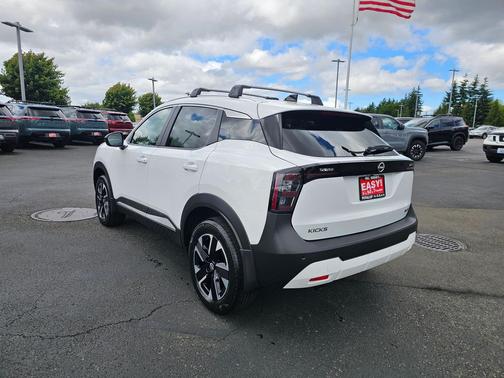 Fresh Powder 2026 Nissan Kicks SV