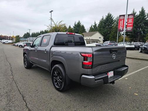 2024 Nissan Frontier SV