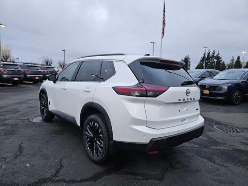 2026 Nissan Rogue Dark Armor